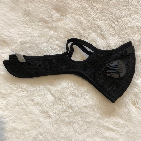 Sport Face Mask Cover for Kids with 3-Filters - Picture 6 of 16